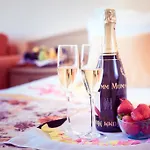 Wela סאני ביץ'