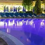 מלון Wela סאני ביץ'